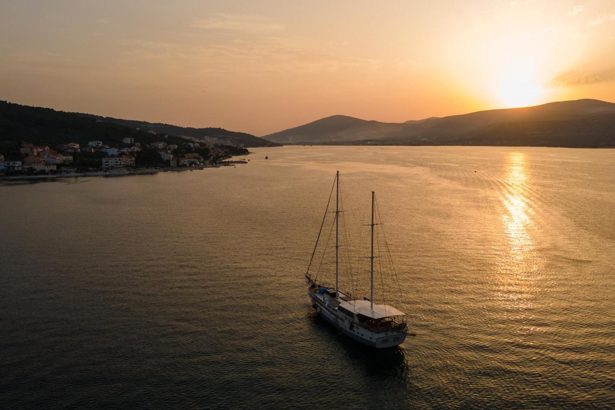 Apartments By The Sea Arbanija, Ciovo - 1085 Trogir Zewnętrze zdjęcie